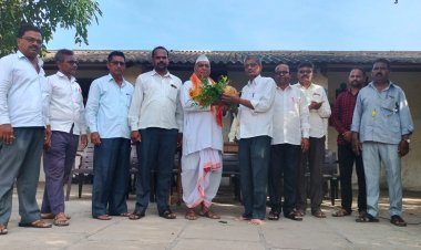 अहिल्याबाई होळकर शाळेमध्ये गुरूंचा सन्मान करत गुरुपौर्णिमा मोठ्या उत्साहात साजरी.