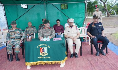 एन .सी . सी . च्या छात्रांनी प्रात्यक्षिकाद्वारे दाखविली युद्धाची झलक,आपले ध्येय नेहमी मोठे ठेवा -ब्रिगेडिअर उमेशकुमार ओझा .