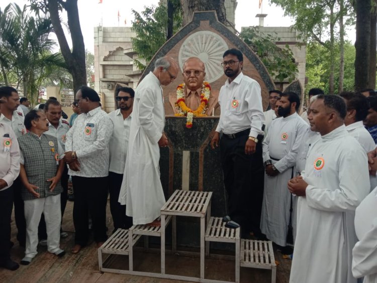 "सकल ख्रिस्ती समाज"  श्रीरामपूर विभागच्या वतीने श्रीरामपूर येथे भव्य शांतता फेरी काढण्यात आली.