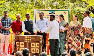 जमिनीची उत्पादन क्षमता वाढवण्यासाठी एकत्रितपणे प्रयत्न करण्याची गरज.मृदविज्ञान विभाग प्रमुख डॉ.भिमराव कांबळे .