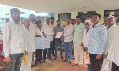 पुरवठा विभागाच्या गलथान कारभाराविरुद्ध खेडले परमानंद येथील ग्रामस्थांनी मोर्चा काढून जाहीर निषेध करत केले ठिय्या आंदोलन .