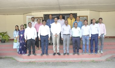 कृषी परिषदेचे महासंचालक व उपाध्यक्ष यांची गणेशखिंड येथील विभागीय कृषी संशोधन केंद्रास भेट.