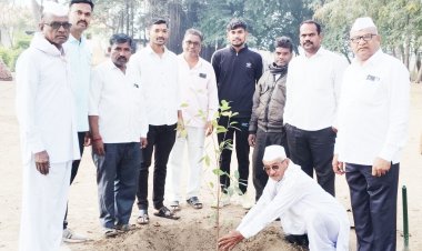 प्रशांत भाऊ गडाख यांच्या वाढ दिवसा निमित्त देडगावात वृक्षारोपण.