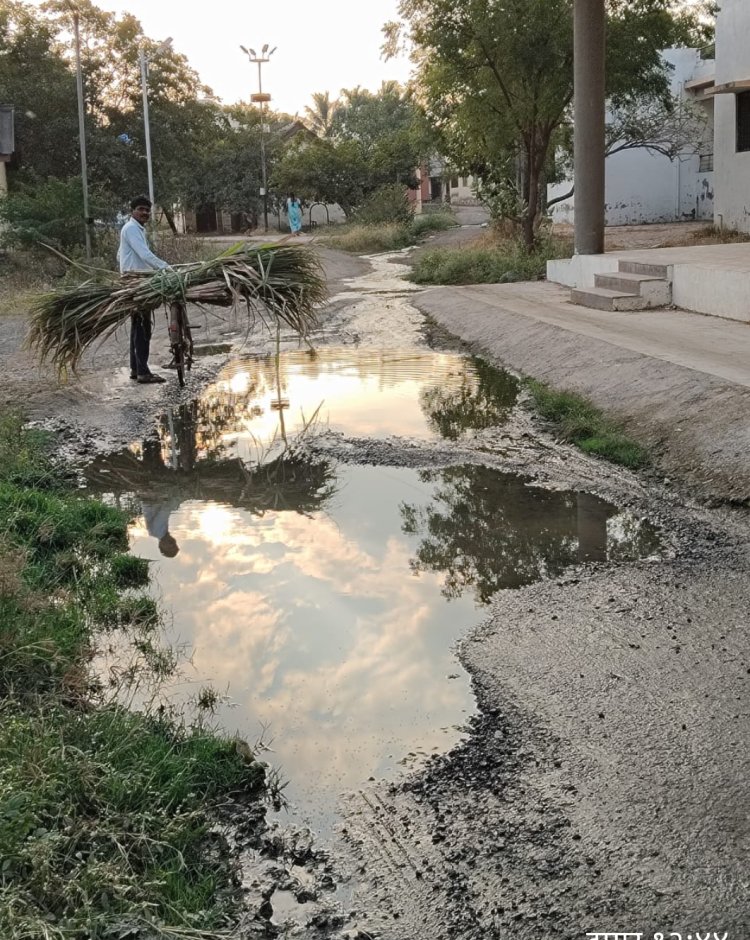 सोनई प्राथमिक आरोग्य केंद्राचेच आरोग धोक्यात.