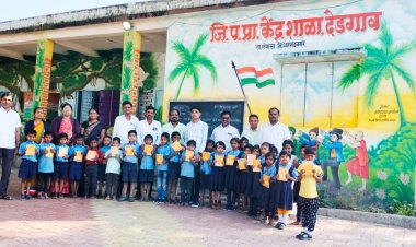 वाढदिवस निमित्त जिल्हा परिषद शाळेत वह्या व पेन वाटप करून समाजापुढे ठेवला आदर्श.