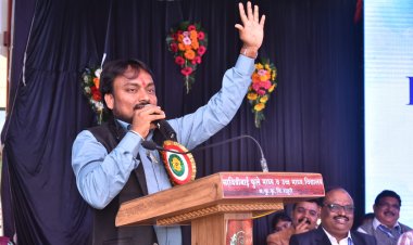 सुप्रसिद्ध कवी अनंत राऊत यांच्या उपस्थितित सावित्रीबाई फुले विद्यालयाचा वार्षिक पारितोषिक वितरण सोहळा उत्साहात संपन्न .