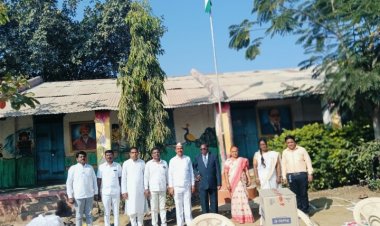 जिल्हा परिषद प्राथमिक शाळा (खडकवाडी ) व गाडगे महाराज आश्रम शाळा वरवंडी येथे प्रजासत्ताक दिन उत्साहात साजरा .