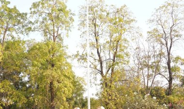 महात्मा फुले कृषी विद्यापीठात ७६ वा प्रजासत्ताक दिन उत्साहात साजरा प्रभारी कुलगुरू डॉ.सत्ताप्पा खरबडेंच्या हस्ते ध्वजारोहन