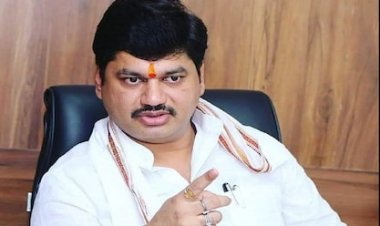 सरपंच संतोष देशमुख हत्या प्रकरणात, कृषिमंत्री धनंजय मुंडे यांचा राजीनामा.