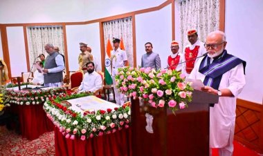 माननीय छगन चंद्रभागा चंद्रकांत भुजबळ यांनी मंत्रिपदाची शपथ घेतली. मंत्रीमंडळ विस्तार विधी. राज्यपाल सी. पी. राधाकृष्णन यांनी त्यांना पद व गोपनियतेची शपथ दिली. मंत्रीमंडळ विस्तार  शपथविधी सोहळा.