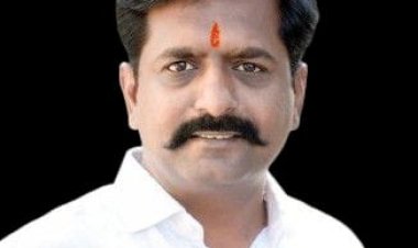 ठेकेदाराने नागरिकांना मारायचे ठेके घेतले आहेत काय ? - देवेंद्र लांबे .