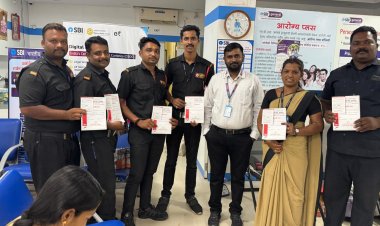 महात्मा फुले कृषी विद्यापीठ येथील भारतीय स्टेट बँकेचा 70 वा वर्धापन दिन रक्तदान शिबीराने संपन्न .