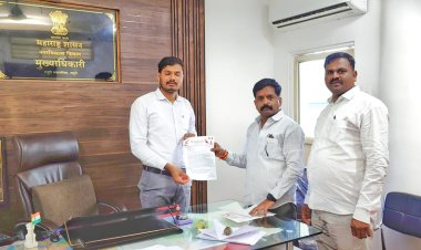 भूमिगत गटार काम करणाऱ्या ठेकेदाराने राहुरीच्या रस्त्याचे केले वाटोळे, पालिका प्रशासनाने कारवाई न केल्यास छेडणार आंदोलन - देवेंद्र लांबे पा.