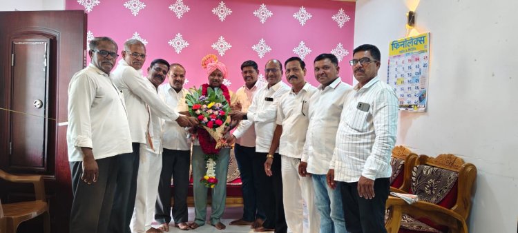 ।.F.S.अधिकारी व डिग्रस गावचे सुपूत्र बाळकिशोरजी पोळ यांचा सत्कार उपसरपंच सदस्य व ग्रामस्थांच्या हस्ते डिग्रस गाव येथे करण्यात आला.