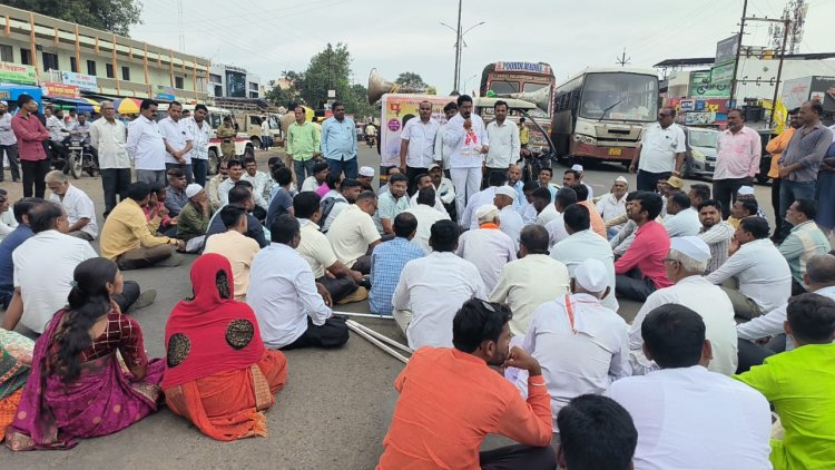 सरकारने शेतकऱ्यांचे कर्जमाफीसह इतर मागण्या त्वरित मान्य कराव्या अन्यथा आनखी तीव्र आंदोलन करण्यात येईल - सुरेश लांबे पाटील .