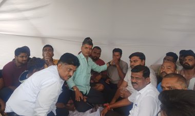 *म.फु.कृ.विद्यापीठाच्या प्रमुख प्रवेश द्वारावर सुरू असलेले प्रकल्पग्रस्तांचे उपोषण आज सोडले.*