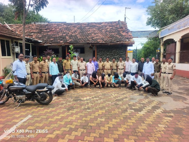 *राहुरी पोलिसांची धडक कारवाई नॉन बेलेबल वॉरंट मधील 18 आरोपी राहुरी पोलिसांकडून अखेर जेरबंद*