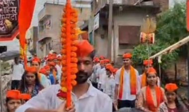 राहुरी शहरातील विविध भागातून श्री शिवप्रतिष्ठानच्या वतीने दुर्गा दौडचे आयोजन .