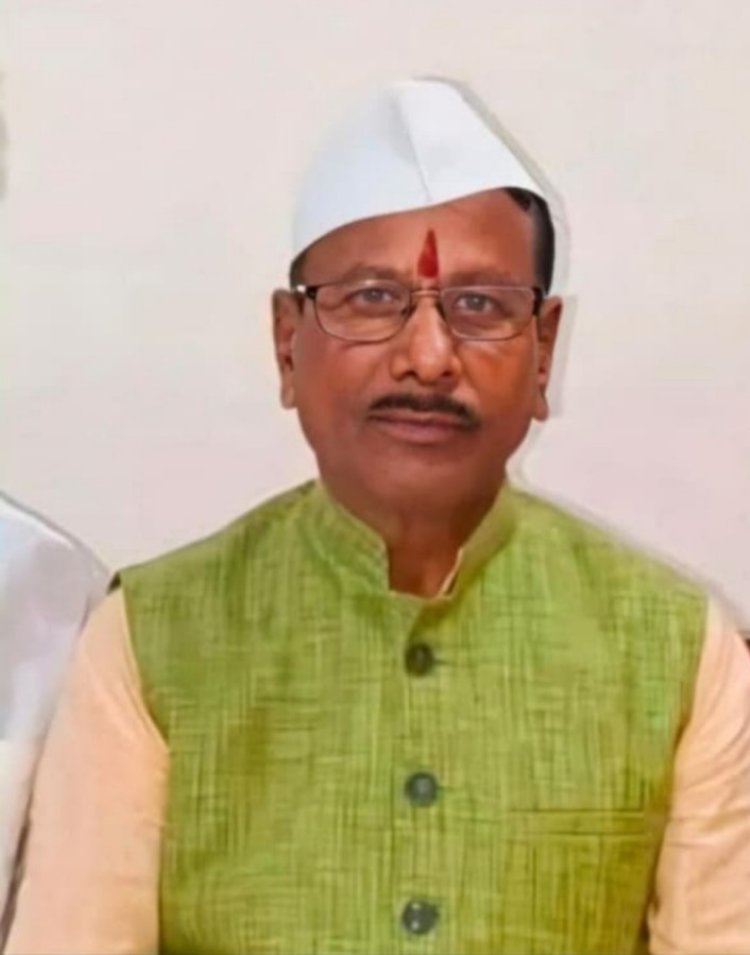 *सावित्रीबाई फुले माध्यमिक विद्यालयाचे सेवानिवृत्त शिक्षक प्रकाश साबळे यांचा राहुरी खुर्द येथे अपघातात मृत्यू, प्रा.रामनाथ डोके सुदैवाने बचावले .*