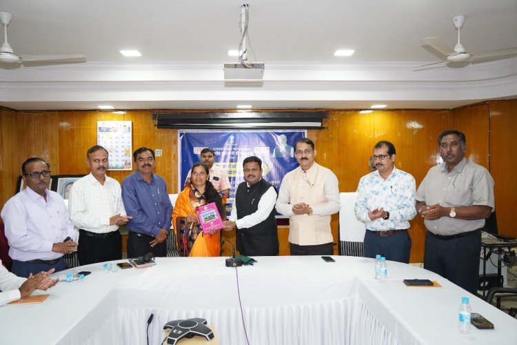 *शेतकऱ्यांसाठी ४२ हजार कोटी खर्चाच्या कृषी योजनांचा लोकार्पन सोहळ्याचे प्रक्षेपण कृषी विद्यापीठात संपन्न.*