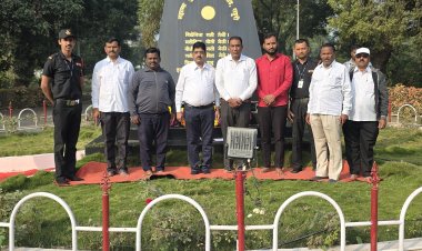 *राहुरी कृषी विद्यापीठात महात्मा फुले यांची 135 वी पुण्यतिथी साजरीकरून त्यांस अभिवादन करण्यात आले*