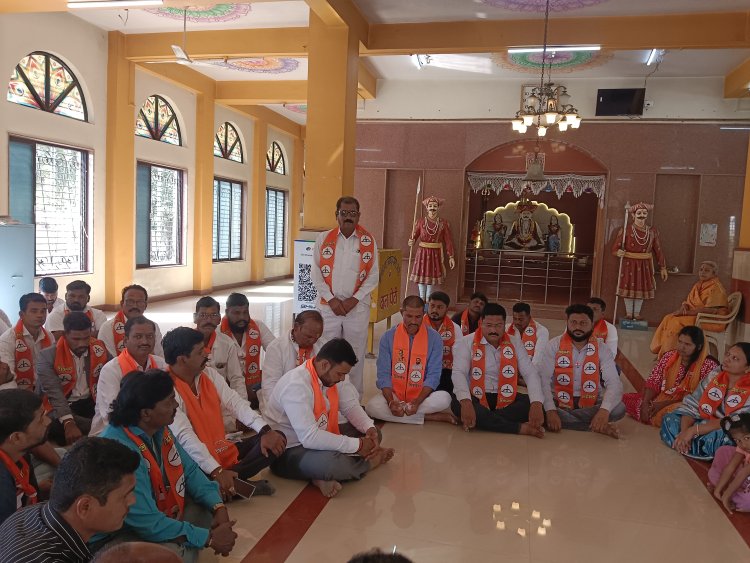 राहुरी शहराचे आराध्य दैवत खंडेराया देवस्थान यांना शिवसेनेच्या वतीने श्रीफळ वाढवून  निवडणुकीच्या प्रचाराला सुरुवात करण्यात आली