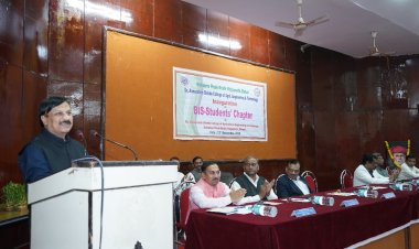 गुणवत्ता आणि मानकीकरण हेच कोणत्याही राष्ट्राच्या प्रगतीचे आधारस्तंभ आहेत - कुलगुरू डॉ. विलास खर्चे .