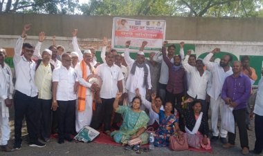 प्रहार दिव्यांग संघटनेच्या वतीने दिव्यांगांसाठी जिल्हाधिकार्यालयासमोर विविध मागण्यासाठी धरणे आंदोलन