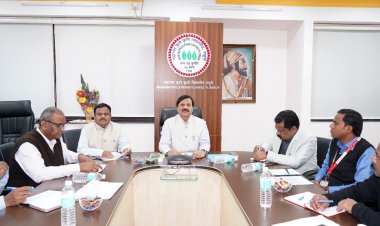 महात्मा फुले कृषी विद्यापीठात रब्बी व उन्हाळी हंगामासाठीची विभागीय बैठक संपन्न, बदलत्या हवामानाला अनुकुल असणाऱ्या वाणांची निर्मिती करण्याची गरज - कुलगुरू डॉ. विलास खर्चे