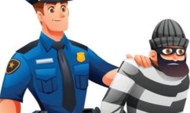 श्रीगोंदा येथील फरार आरोपीस राहुरी पोलिसांनी शिताफिने  धामोरी येथून घेतले ताब्यात .