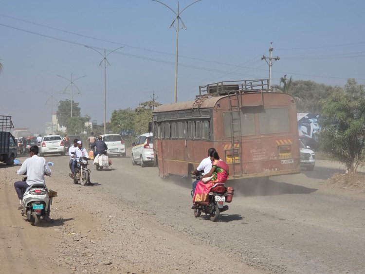 नगर शिर्डी महामार्गावरील जड वाहतूक तात्पुरत्या स्वरूपात बंद करा - देवेंद्र लांबे पा