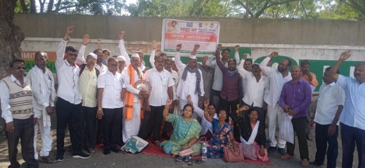 दिव्यांग प्रहार संघटनेच्या वतीने जिल्हाधिकारी कार्यालयासमोर धरणे आंदोलन