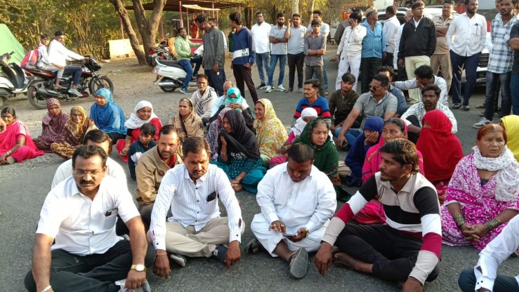 *नगर मनमाड महामार्गावर डिग्रस फाटा परिसरात भीषण अपघात अज्ञात वाहनाच्या धडकेत दुचाकिस्वार तरुणाचा जागीच मृत्य तर एक जण जखमी*