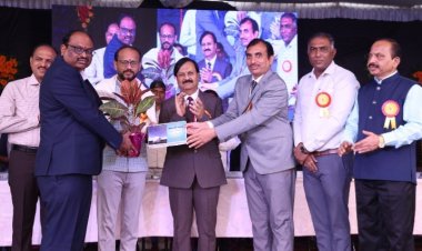 सावित्रीबाई फुले प्राथमिक,माध्यमिक व इंग्लिश मीडियम विद्यालयाच्या संयुक्त वार्षिक पारितोषिक वितरण व मातृदिन मोठ्या उत्साहात संपन्न.