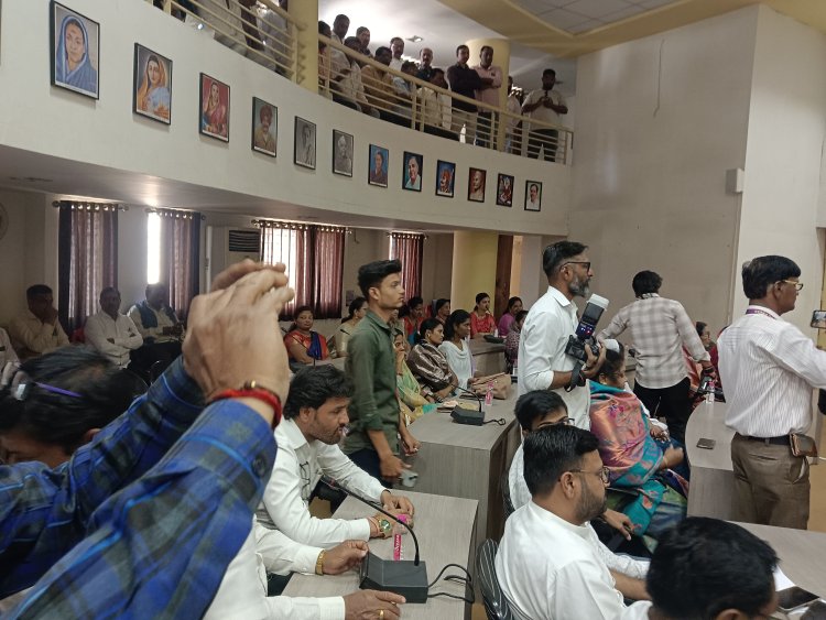 राहुरी नगर परिषदेच्या 53 व्या वर्धपानाच्या दिना निमित्त स्विकृत नगरसेवक यांची निवड व उपअध्यक्ष यांच्या निवड पूर्ण झाल्या