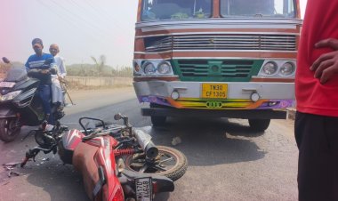 नगर मनमाड महामार्गावरती पुन्हा  भिषण अपघात ट्रक व दुचाकी अपघात होऊन एकाचा मृत्यू ,तर एक गंभीर जखमी