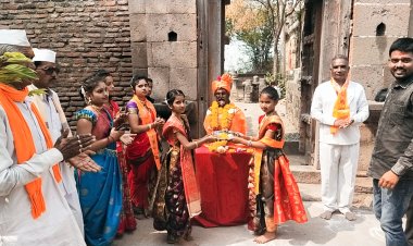 शिव भारत कार कवी परमानंद यांच्या ऐतिहासिक मठात शिवजन्मोत्सव सोहळा मोठ्या उत्साहात साजरा .