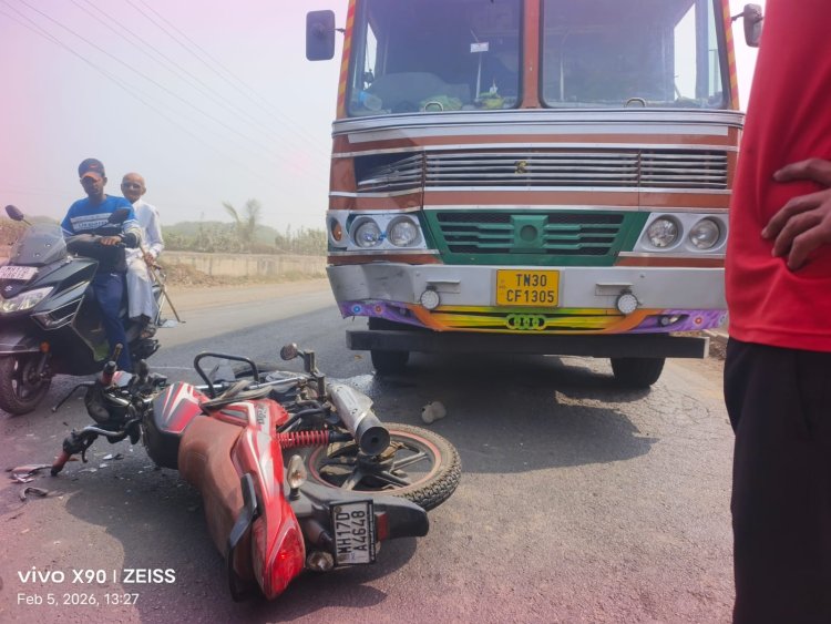 नगर मनमाड महामार्गावरती पुन्हा  भिषण अपघात ट्रक व दुचाकी अपघात होऊन एकाचा मृत्यू ,तर एक गंभीर जखमी