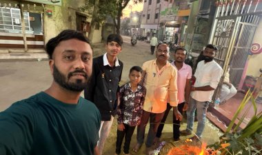 राहुरी येथील कानिफनाथ मित्र मंडळ येथे होळी साजरी करण्यात आली, आणि कानिफनाथ महाराज यांच्या यात्रेला सुरुवात झाली