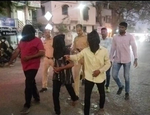 दारूच्या नशेत 15 जणांकडून ,राहुरी पोलीस कर्मचाऱ्यावर जीवघेणा हल्ला