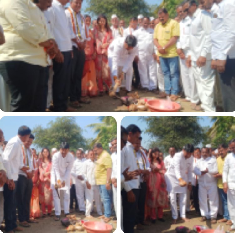 नेवासा ﻿तालुक्यातील खामगाव येथे आमदार विठ्ठलराव लंघे यांच्या विशेष प्रयत्नातून मंजूर झालेल्या ३० लक्ष रुपये किमतीच्या विविध विकास कामाचा शुभारंभ आमदार विठ्ठलराव लंघे व जिल्हा परिषद कुकानागटाच्या सदस्य तेजश्री विठ्ठलराव लंघे-नवले यांच्या हस्ते संपन्न....