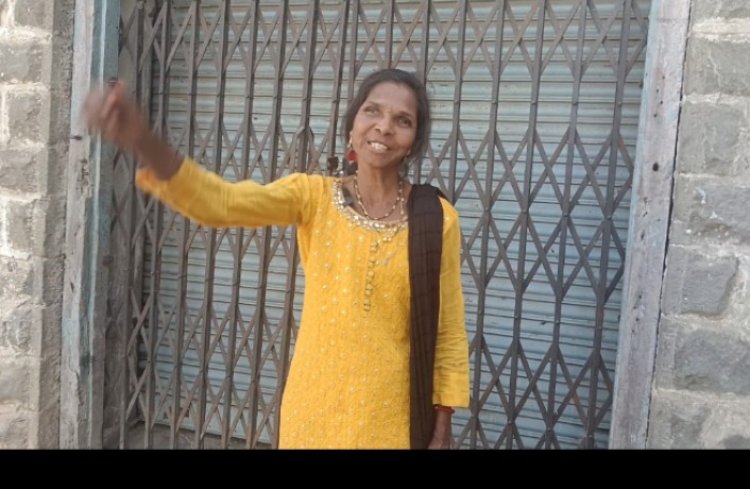 राहुरी शहरातील शिवाजी महाराज पुतळा विटंबना प्रकरणी , एका भोळसर महिलेची प्रतीक्रिया ऐका