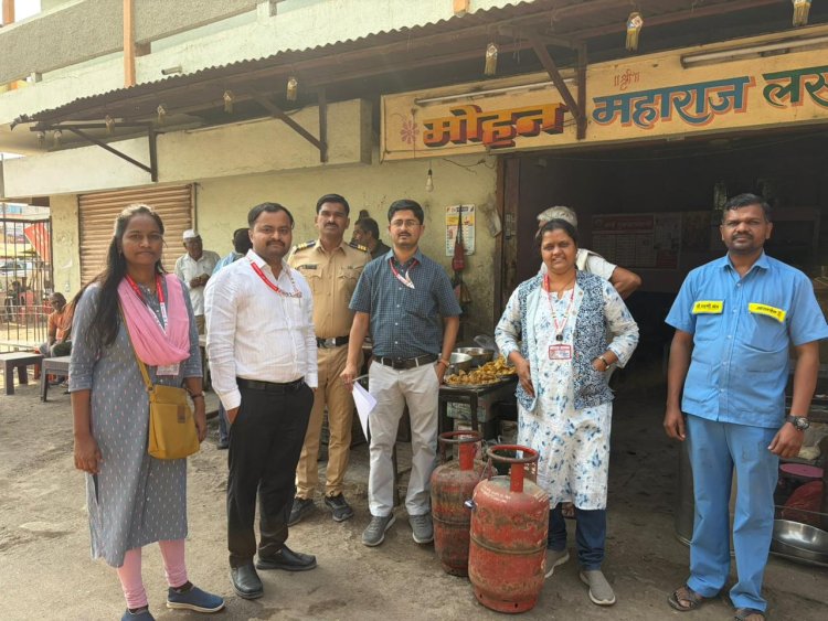 राहुरी तालुक्यात पुरवठा विभागाची धडक कारवाई; ३५ हॉटेलची तपासणी, ११ घरगुती गॅस सिलिंडर जप्त**