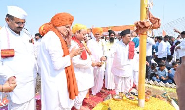 माका येथे शृंगऋषिगडाच्या नारळी सप्ताहाचे धर्म ध्वजारोहन उत्साहात संपन्न