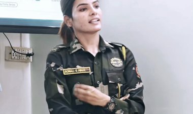 पुण्याची महिला पोलिस निघाली खंडणी खोर: सोबतीला PSI देखील सहभागी.