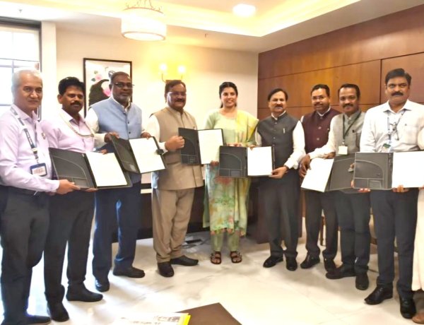 मुंबई येथे नानाजी देशमुख कृषि संजीवनी प्रकल्पांतर्गत संवर्धित शेतीसाठी संशोधन करार संपन्न*