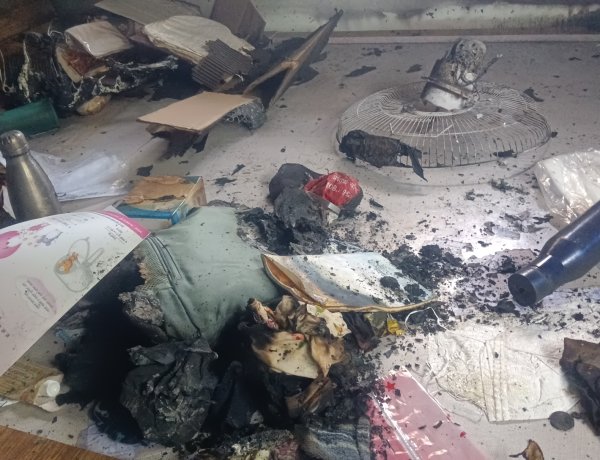 राहुरीतील तनपुरे वाडीत शॉर्ट सर्किटमुळे घराला आग; लाखो रुपयांचे नुकसान, नागरिकांच्या प्रसंगावधानामुळे मोठी दुर्घटना टळली*