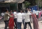मानोरी,येथील दोन गटात अल्पवयीन मुलीचा विवाह लावून देण्याच्या संशयावरून राहुरी पोलीस स्टेशनबाहेर तुफान हाणामारी*