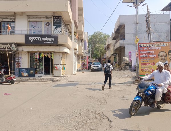 राहुरीतील शुक्लेश्वर चौकात भरदिवसा दीड लाखाची लूट; बँकेतून पैसे काढून जाणाऱ्या इसमाला भामट्यांनी गंडवले*