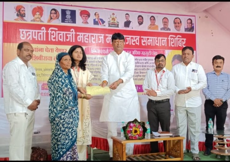 सोनईत छत्रपती शिवाजी महाराज महसूल समाधान शिबिराला उत्स्फूर्त प्रतिसाद  : २२५ विविध दाखल्यांचे वाटप; शेतकऱ्यांना ३ ट्रॅक्टर अवजारे वितमरित